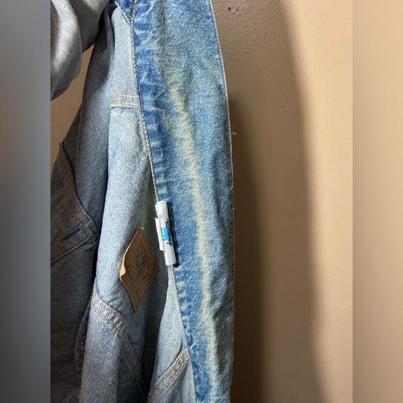 90s Vintage Walt Disney Studios Promotional Jean Jacket 101 Dalmatians Size XL - Picture 16 of 16